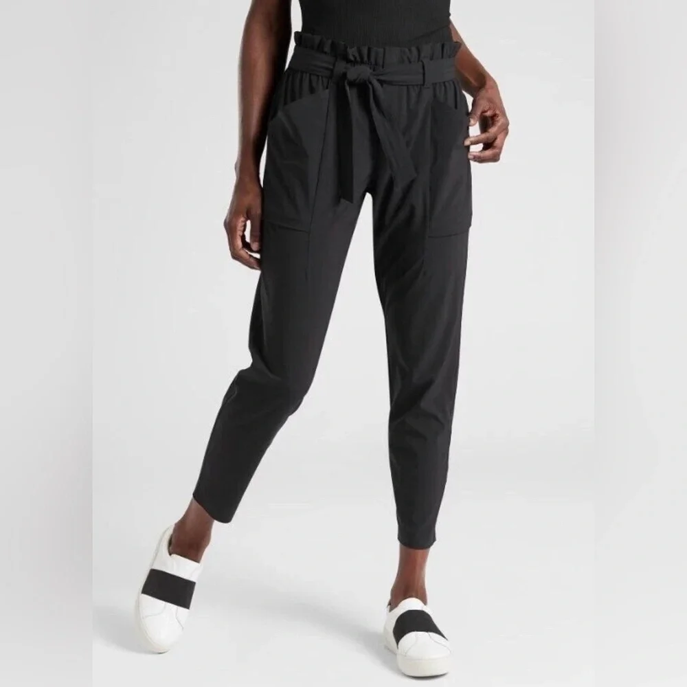 Athleta Skyline Pant Paperbag Waist Black Size 6 (Green Almost Gray)